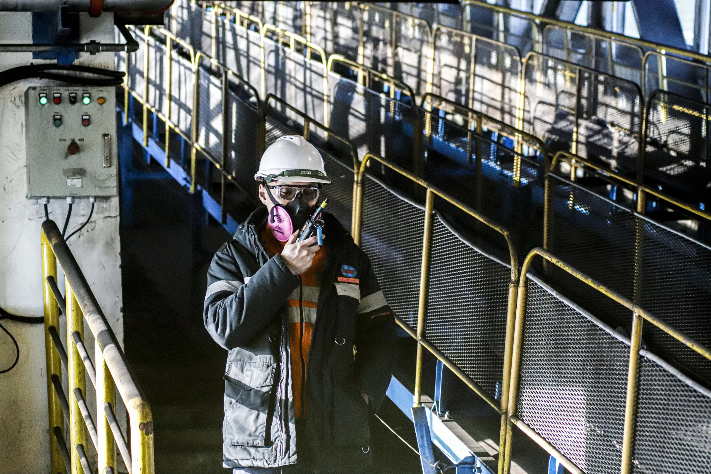 CHP operator communicating during a plant inspection