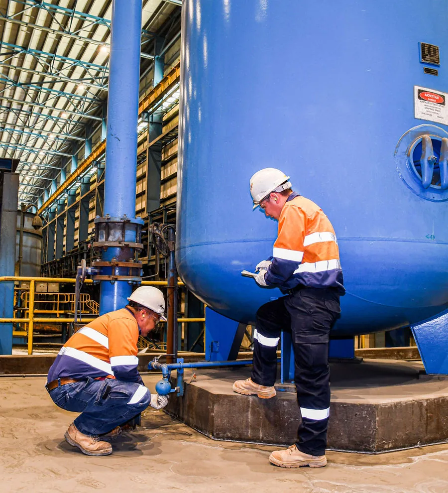 Pressure vessel and pipeline support