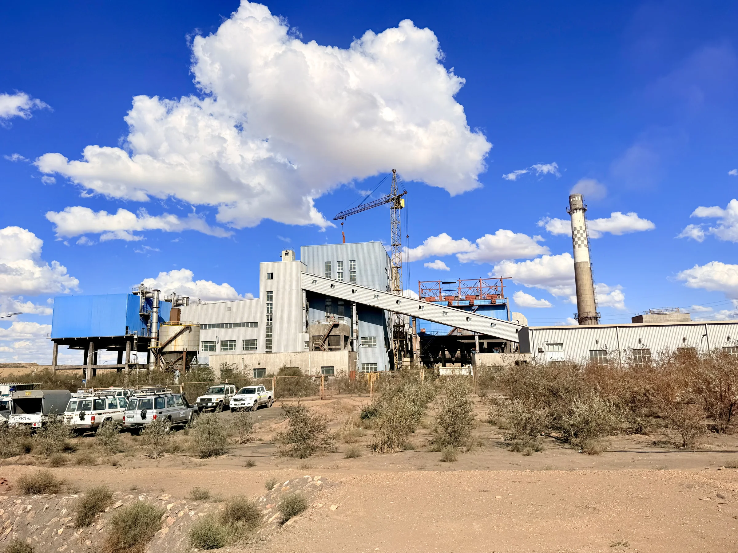 Ukhaa Khudag Power Plant exterior during the boiler overhaul programme